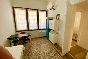 Stanza uso medico in studio con sala d'attesa