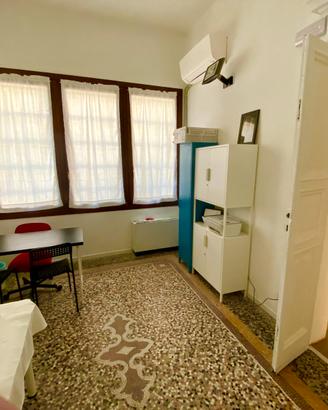 Stanza uso medico in studio con sala d'attesa