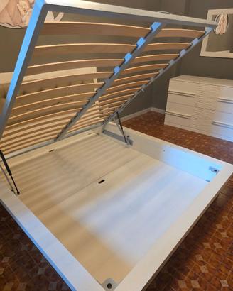 Letto contenitore in pelle