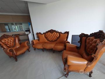 Divano e poltrone antiche in stile Barocco