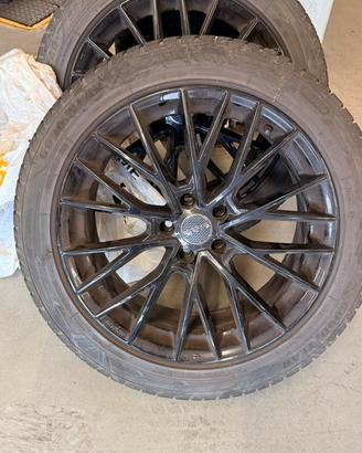 Set 4 pneumatici invernali GoodYear 235/50R19 103V
