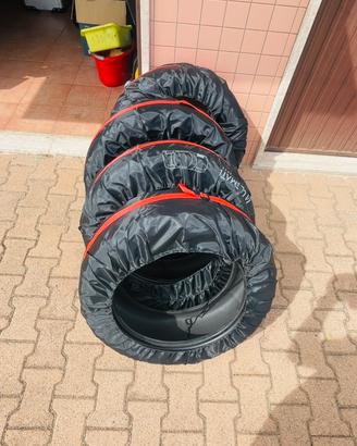 4 Pneumatici Yokohama 215/55 R18 95V Usati