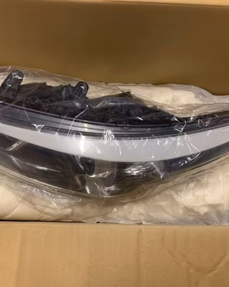 Fanale anteriore sinistro Kia Ceed del 2015