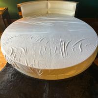 Letto rotondo design Frau pelle