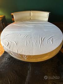 Letto rotondo design Frau pelle