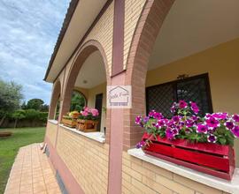 Elegante Villetta in Trifamiliare con giardino