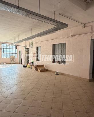 LABORATORIO DI 405 MQ IN ZONA SEMICENTRALE AD OLEG