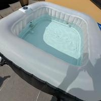 Piscina gonfiabile idromassaggio AREBOS