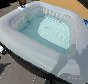 Piscina gonfiabile idromassaggio AREBOS