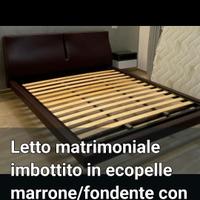 Letto matrimoniale imbottito in ecopelle marrone/f