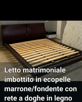Letto matrimoniale imbottito in ecopelle marrone/f