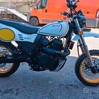 SWM SILVER VASE 650cc FIN. TASSO 0%