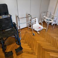 Sedia a rotelle e altri dispositivi