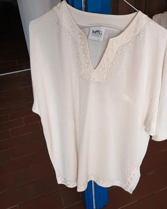 maglia panna con ricami 