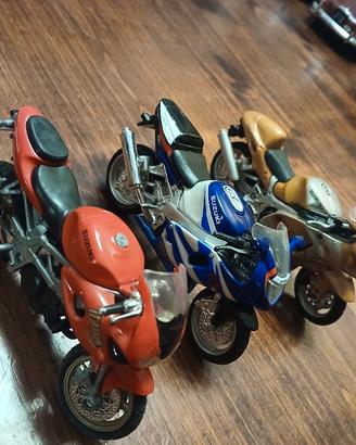 Modellini Suzuki moto