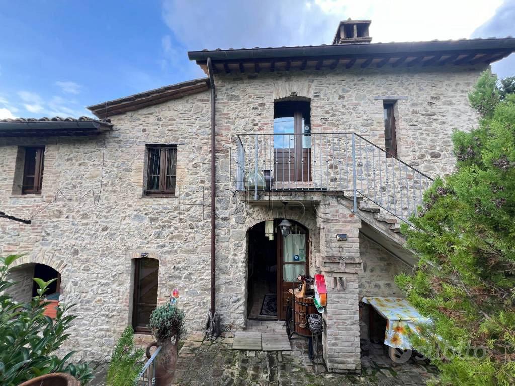 Rustico / Casale di 244 m² con più di 5 locali e p - Vista 3
