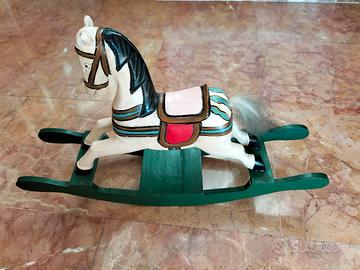 Black Friday Antico cavallo dondolo dipinto a mano