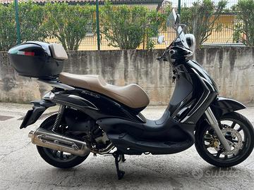 Beverly 400