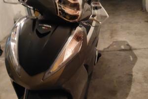 scooter honda  sh 300 sport