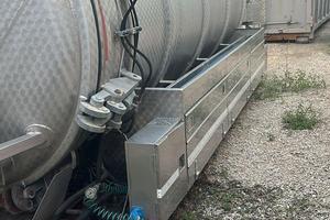 Cisterna scarrabile autospurgo