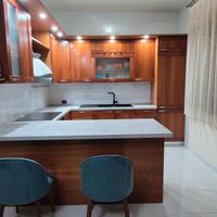Cucina moderna in ciliegio massello