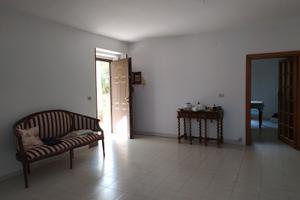 Casa su 2 piani + terreno mq.12.960