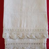 Asciugamano - bordo fatto a mano all'uncinetto