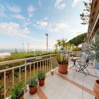 Trilocale Ristrutturato con Terrazzo Fronte Mare -