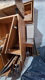 Pensili da tinello e specchio bagno