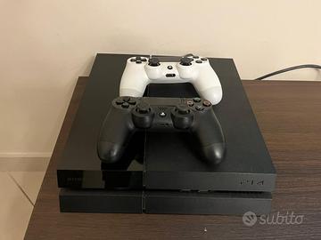 PlayStation 4 (PS4)con 2 controller