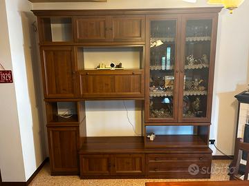 Mobilio in legno da salotto