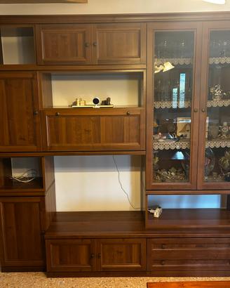 Mobilio in legno da salotto
