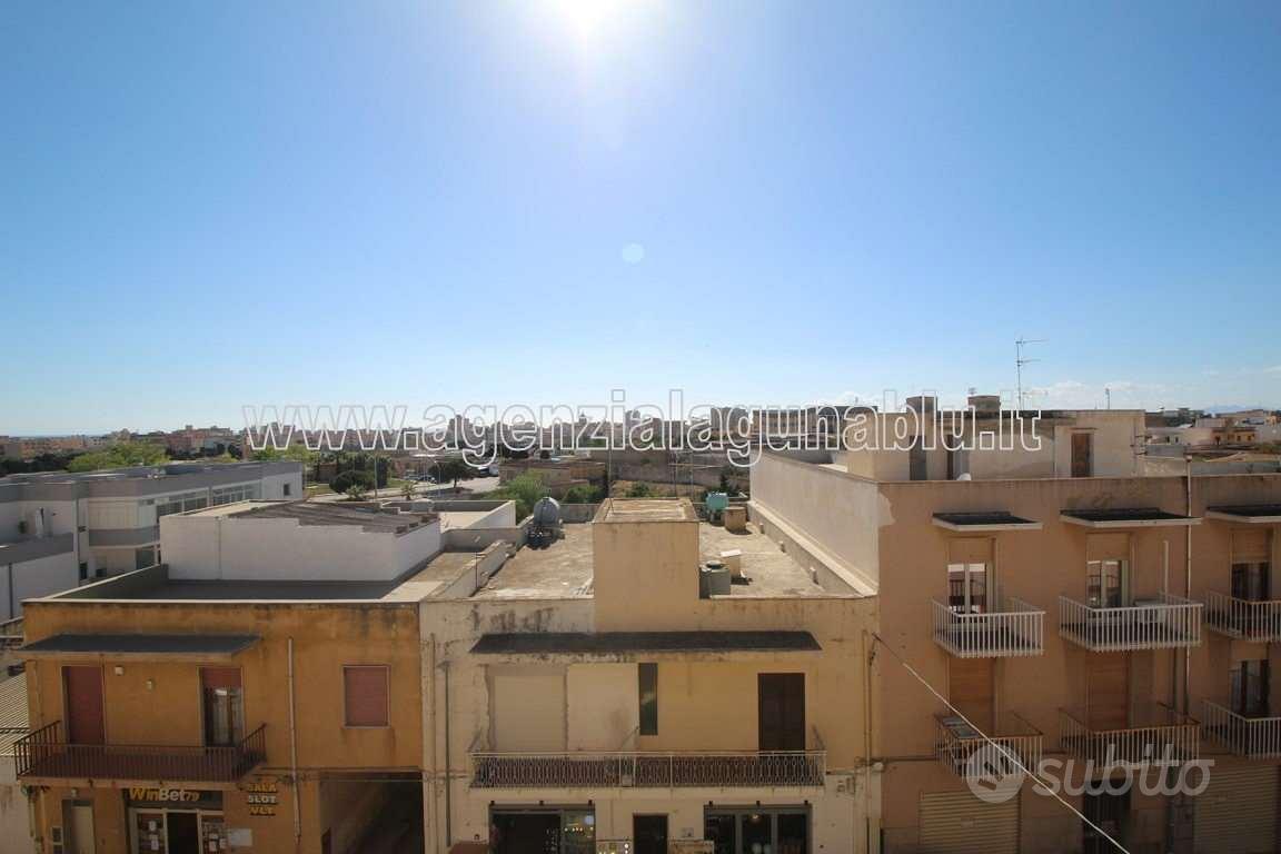 Appartamento di 180 mq circa al 3° piano - Vista 2