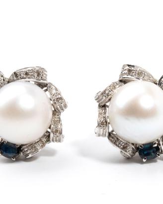 Orecchini in oro bianco 18kt con perle australiane
