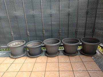 5 vasi con sottovaso / piatto per piante usati 