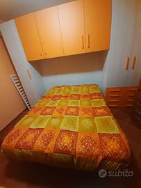 Letto matrimoniale materasso e doghe in legno