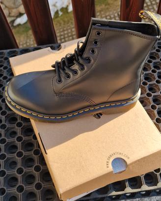 Dr. Martens 