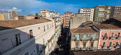 L.go Rosolino Pilo(adiac.)signorile, ampio 4 vani