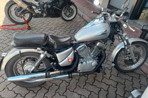 Suzuki VL Intruder 125