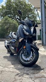 Yamaha Xmax 400 Iron Max