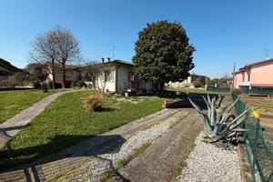 Villa Singola con 800 mq di Giardino