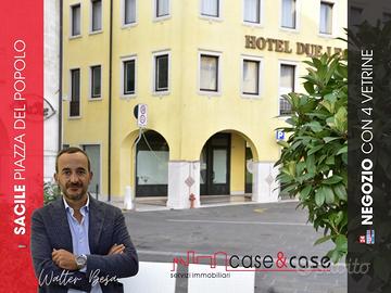 Sacile - negozio con 4 vetrine Rif. DOX