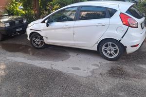 FORD FESTA TITANIUM 2014