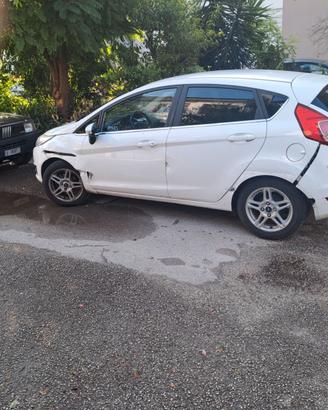 FORD FIESTA TITANIUM 2014