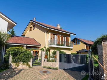 VILLA SINGOLA A BRUINO