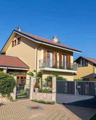 VILLA SINGOLA A BRUINO