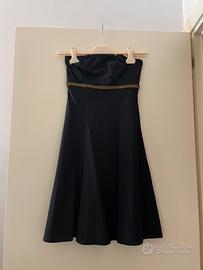 Abito nero senza maniche