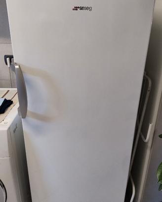 Smeg CV275NE  Congelatore verticale  usato