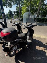 Scarabeo 50  nero - 20.000km - 2014