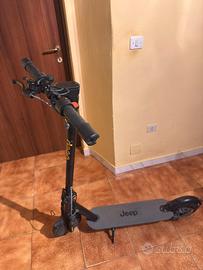 Monopattino elettrico Jeep Jaf safe ride